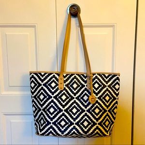 Patterned shoulder bag